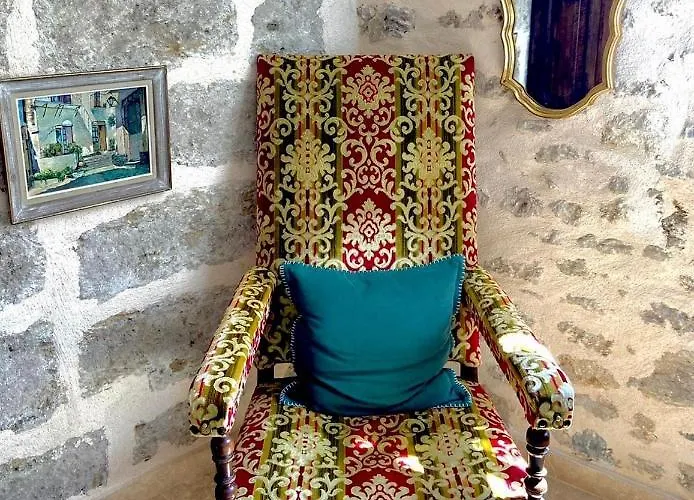 Casa de Férias La Townhouse With Private Parking Pézenas