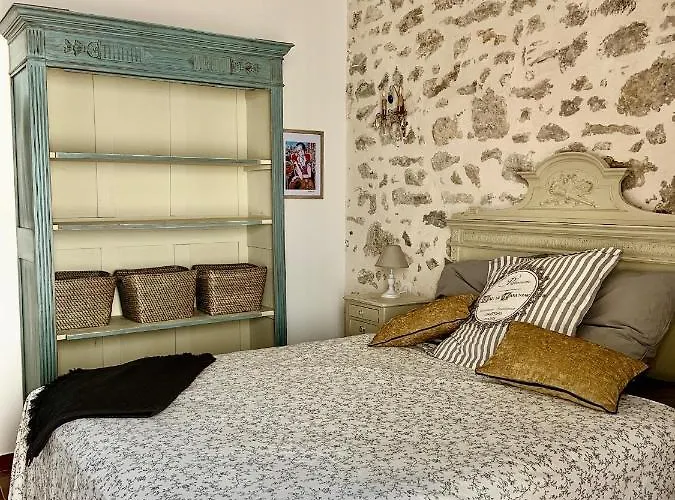 Casa de Férias La Townhouse With Private Parking Pézenas