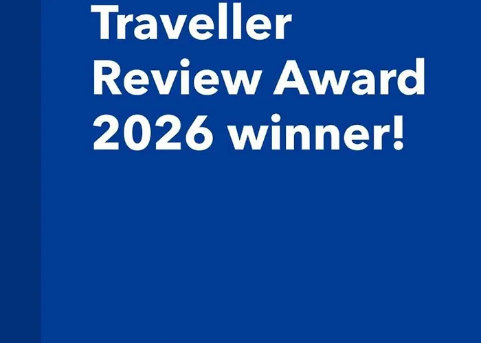 La Townhouse With Private Parking *